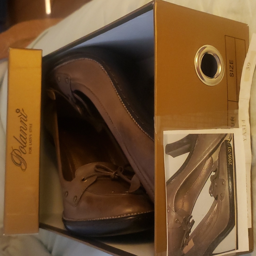 Heeled pumps, extraordinary craftsmanship